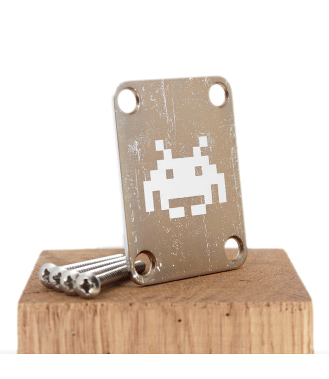 Neck Plate de guitare - Invaders - Taille Fender