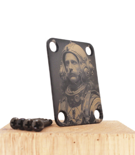 Neck Plate de guitare - Alan Mike, Astronaute des sons - Taille Fender