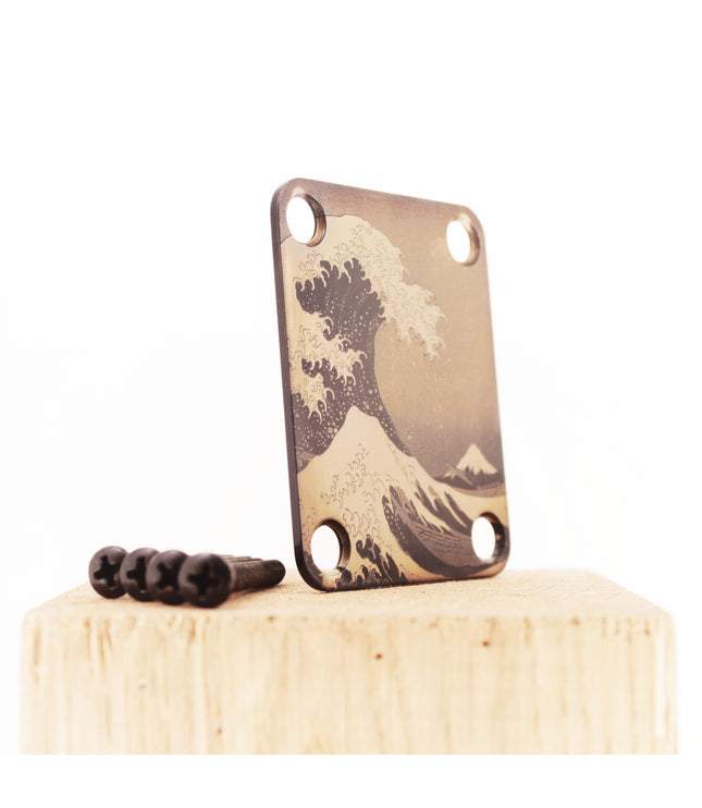 Guitar neck plate - The great wave off Kanagawa - Black & Brass - Fender size