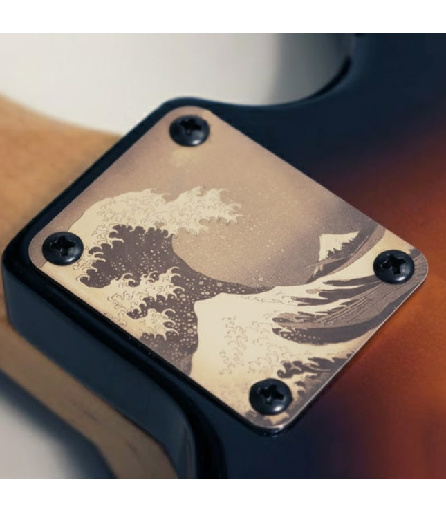 Guitar neck plate - The great wave off Kanagawa - Black & Brass - Fender size