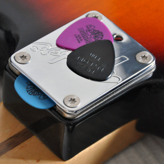 Pick holder compatible Fender ®